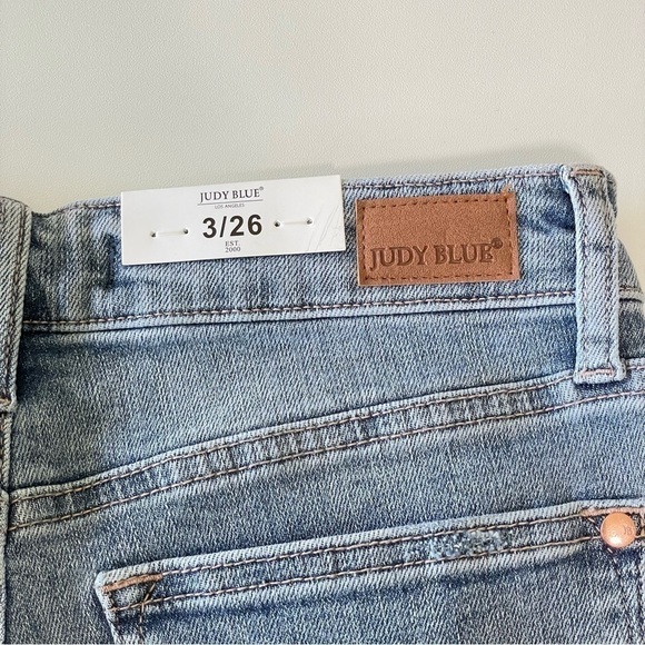 NWT Judy Blue High Waist Slim Bootcut Slit Hem Jean Light Wash 3 / 26 - Picture 12 of 14